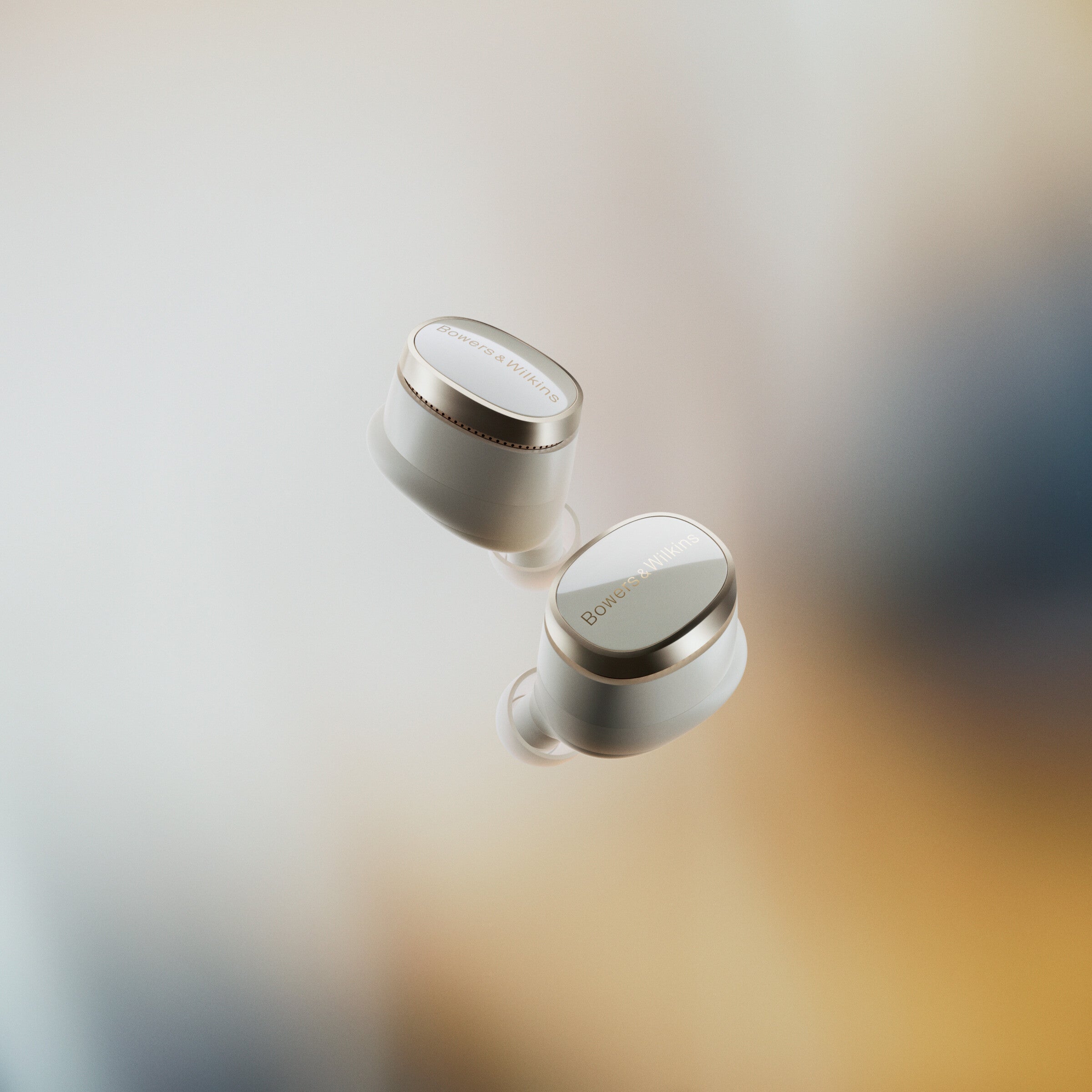 Bowers and Wilkins Pi8 Active Noise Cancelling In-ear headphones #colour_dove white