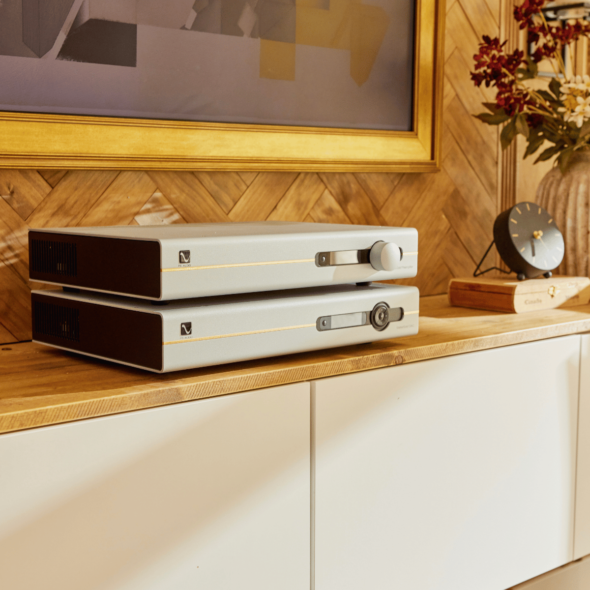 PS Audio StellarGold Preamplifier Silver #colour_silver