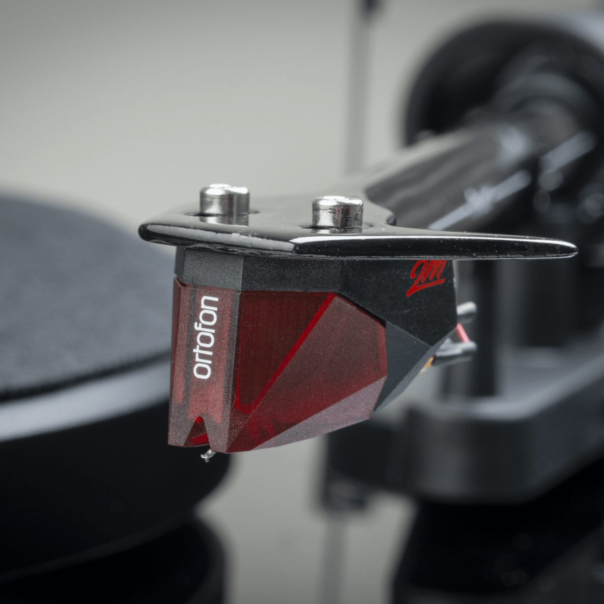 Pro-Ject Debut Carbon Classic Turntable