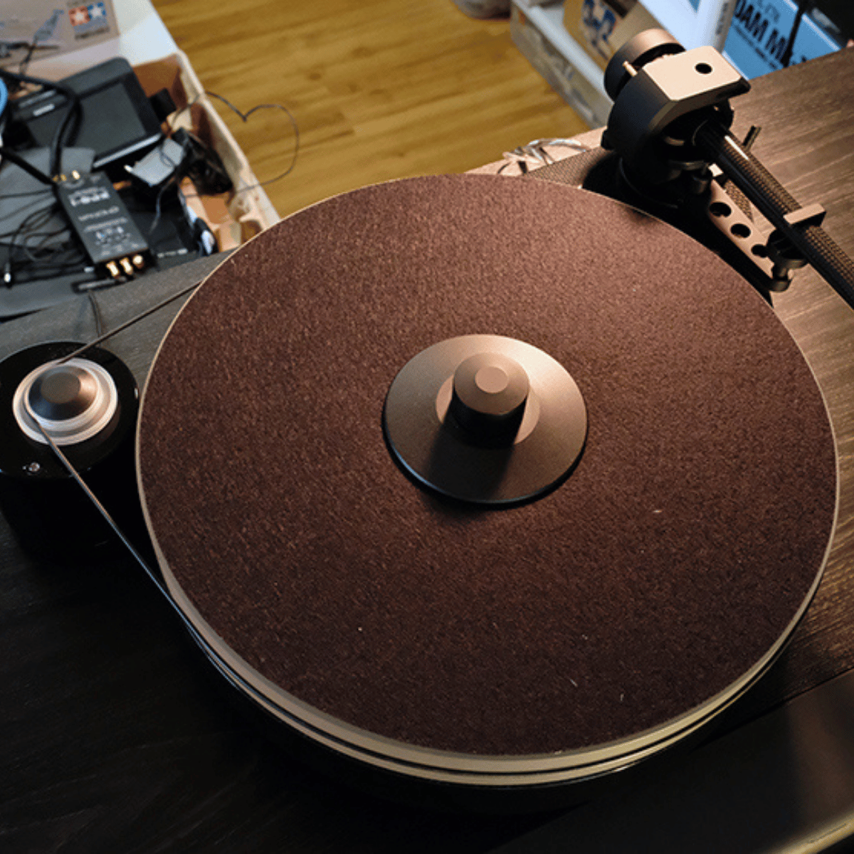 Pro-Ject RPM 5 Carbon Turntable Piano Black #colour_piano black