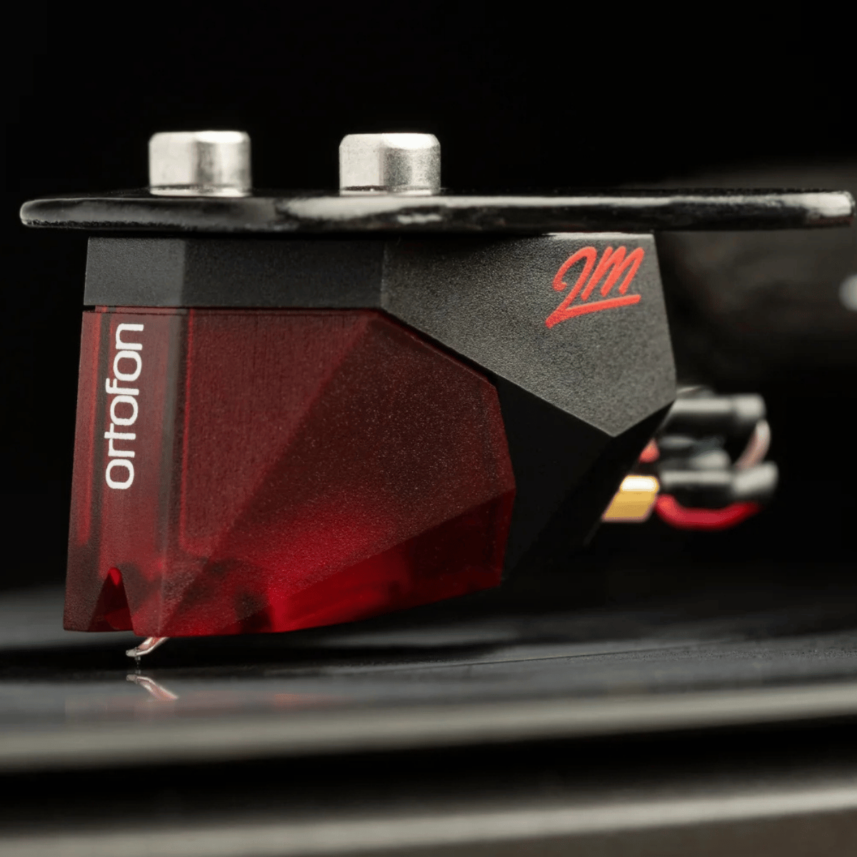 Pro-Ject T2 Turntable Ortofon 2M Red Cartridge