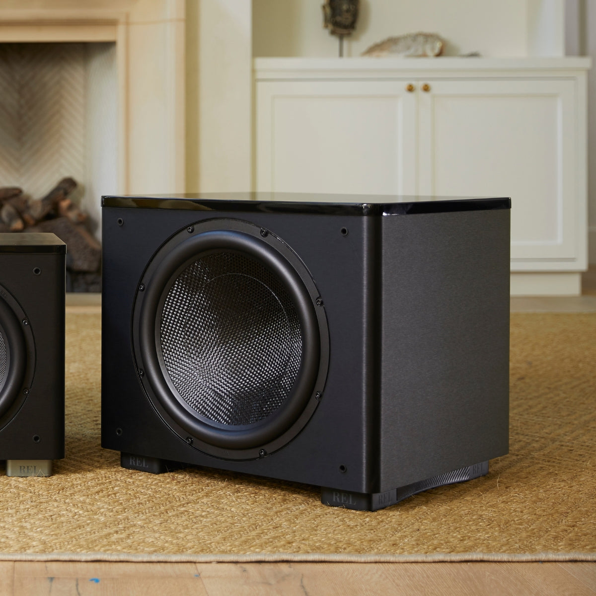 REL HT/1510 Predator 15" Subwoofer #colour_black