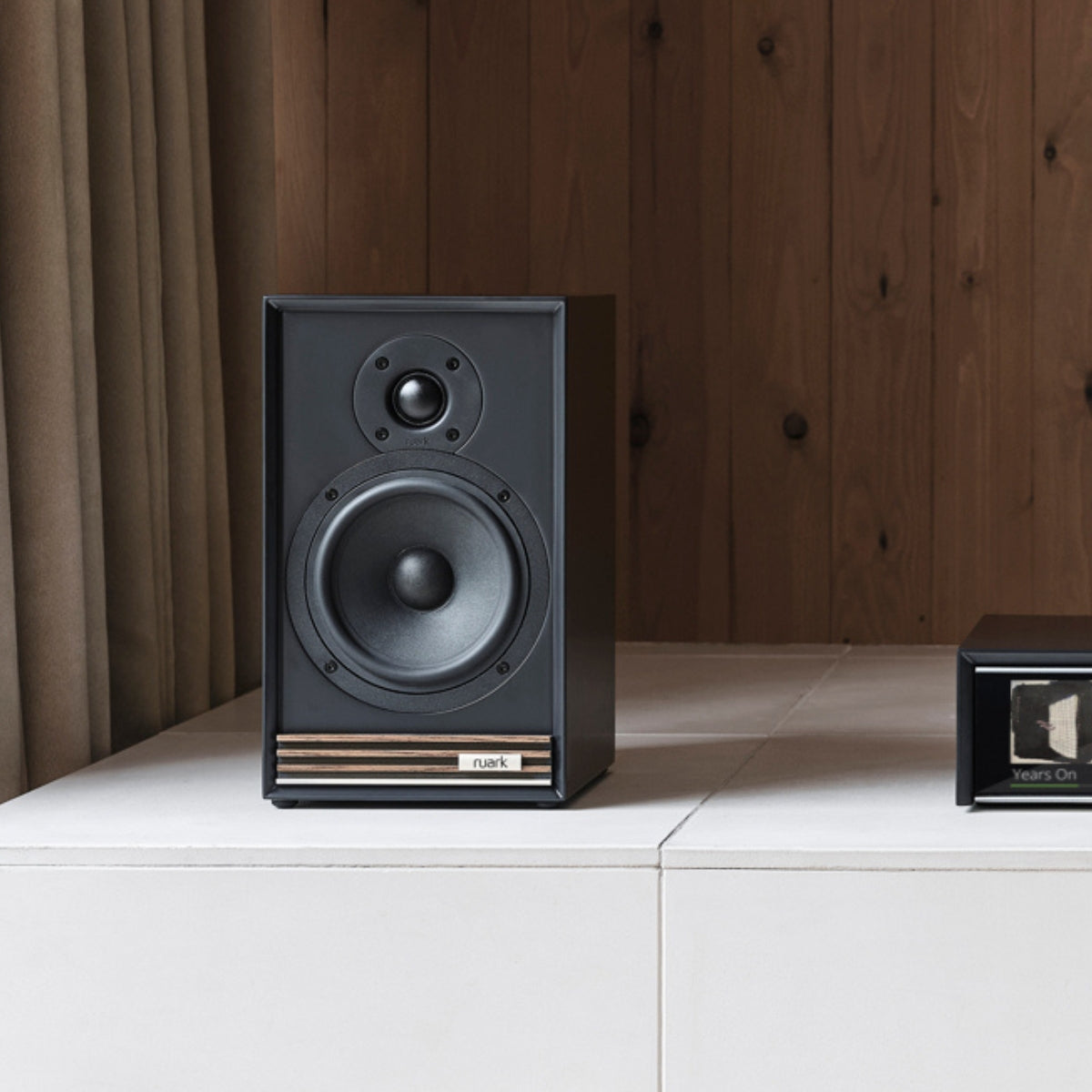 Ruark Sabre R Bookshelf Speakers #colour_Satin charcoal cabinet and walnut grille