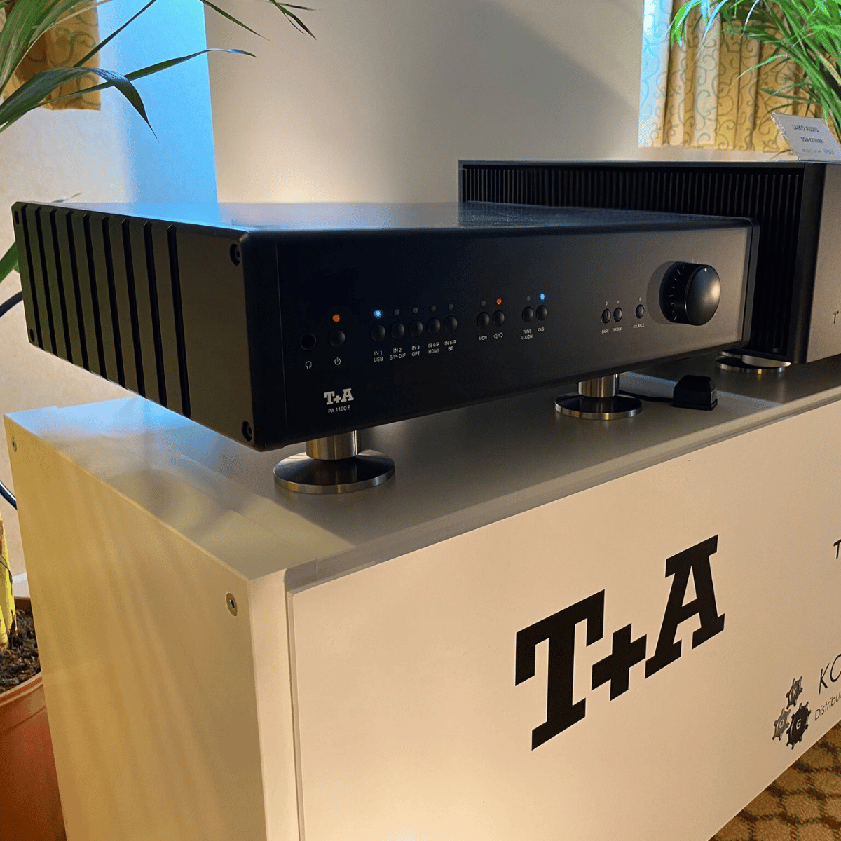 T+A Hi-Fi PA 1100 E Integrated Amplifier with DAC Black #colour_black