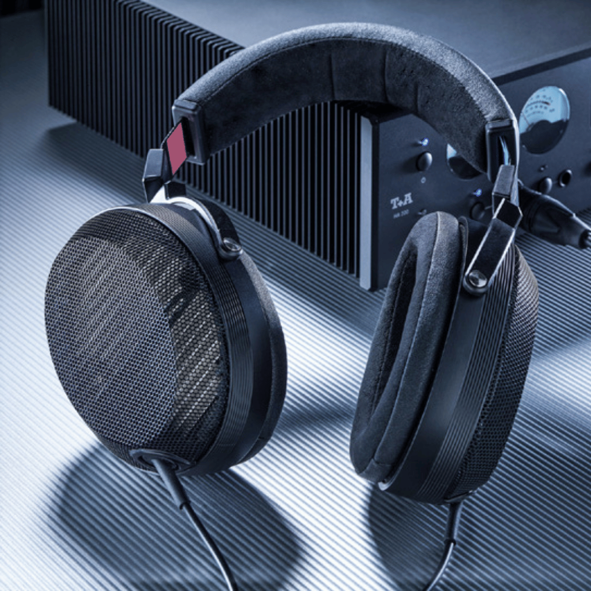 T+A Hi-Fi Solitaire P-SE Over-Ear Headphones